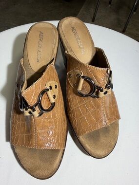 AEROSOLES Tan Croc-Embossed Slide Mules with Decorative Buckle